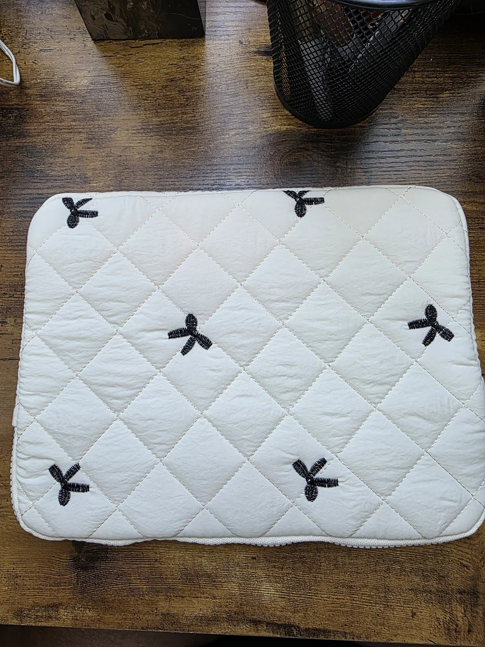 Amazon White Quilted Tablet Sleeve with Black Bow Accents